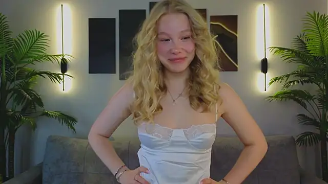 emilyshepar d online show from October 1, 2025, 2:06 am