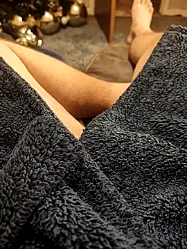 Snapshot of hubbyfun19 chatting on November 30, 2025, 5:30 am hubbyfun19 online show from November 30, 2025, 5:30 am