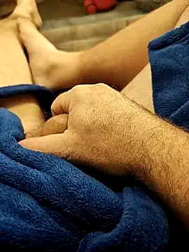 Snapshot of hubbyfun19 chatting on December 14, 2025, 6:52 am hubbyfun19 online show from December 14, 2025, 6:52 am