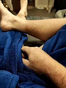 Snapshot of hubbyfun19 chatting on December 1, 2025, 6:36 am hubbyfun19 online show from December 1, 2025, 6:36 am