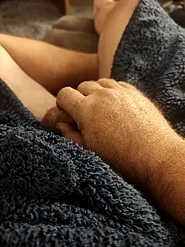 Snapshot of hubbyfun19 chatting on October 29, 2025, 5:50 am hubbyfun19 online show from October 29, 2025, 5:50 am