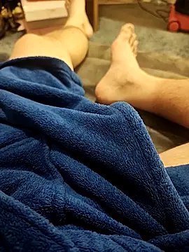 Snapshot of hubbyfun19 chatting on December 17, 2025, 3:00 am hubbyfun19 online show from December 17, 2025, 3:00 am