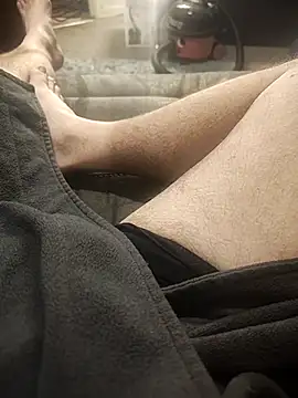 Snapshot of hubbyfun19 chatting on November 9, 2025, 7:45 am hubbyfun19 online show from November 9, 2025, 7:45 am