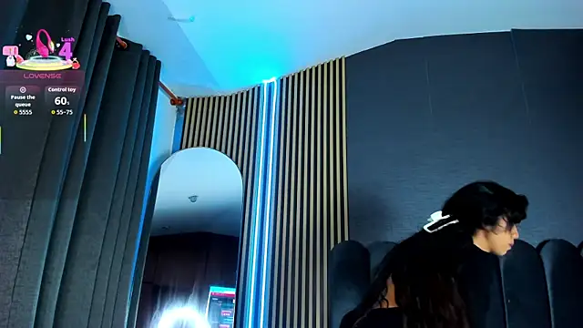 Gina 77 online show from December 4, 2025, 7:46 pm