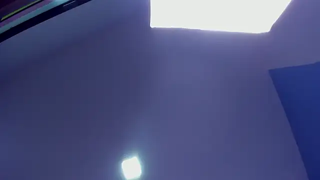 isabela-nix online show from December 13, 2025, 8:04 pm