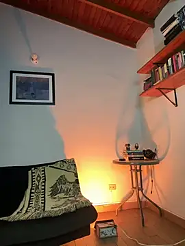 Snapshot of AlekBlake_ chatting on November 17, 2025, 2:15 am AlekBlake online show from November 17, 2025, 2:15 am