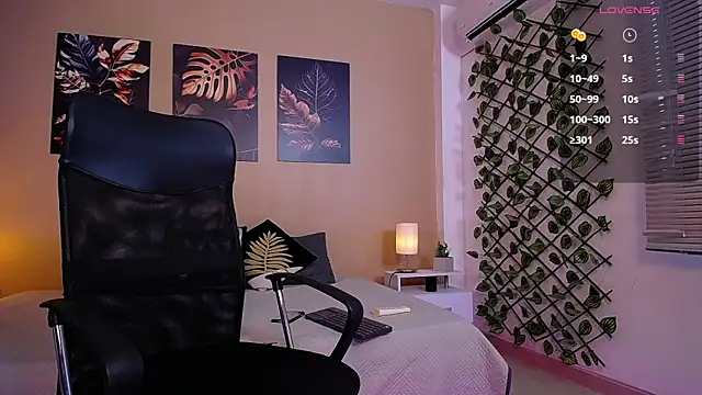 Snapshot of ChristopherBlack_ chatting on February 17, 2026, 1:19 pm ChristopherBlack online show from February 17, 2026, 1:19 pm