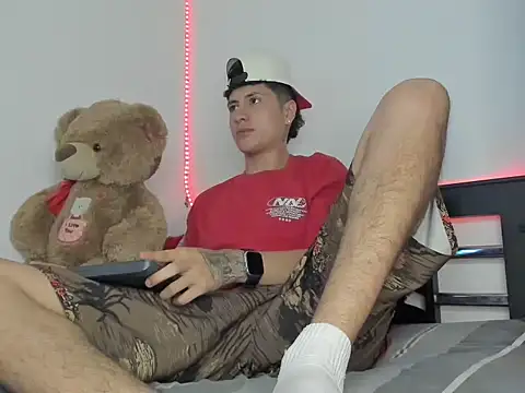 Mateo Escobar online show from November 8, 2025, 4:49 am