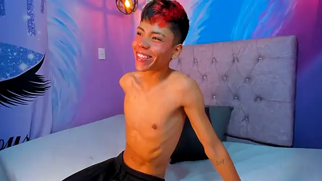 Snapshot of MaxiWildd chatting on October 30, 2025, 12:58 pm MaxiWildd online show from October 30, 2025, 12:58 pm