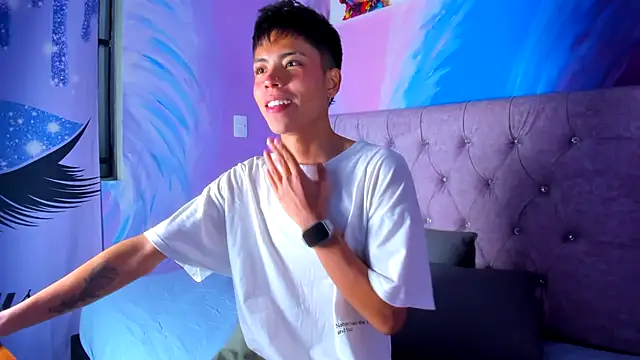 Snapshot of MaxiWildd chatting on November 30, 2025, 1:23 pm MaxiWildd online show from November 30, 2025, 1:23 pm