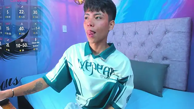 MaxiWildd online show from March 30, 2026, 6:42 pm