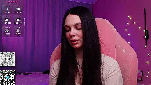 Michela Fruet online show from March 25, 2026, 1:06 am