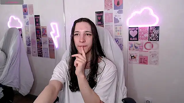 SilverMuse online show from April 3, 2026, 5:52 pm