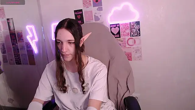 SilverMuse online show from February 6, 2026, 9:44 pm