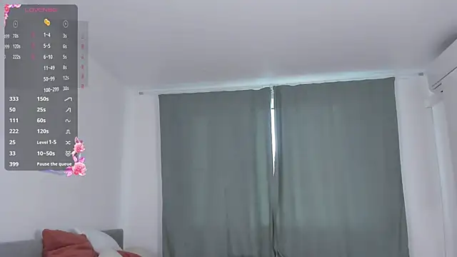 Snapshot of OdelynaFrake chatting on November 28, 2025, 8:36 am OdelynaFrake online show from November 28, 2025, 8:36 am