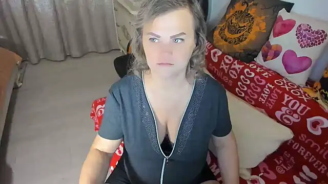 Snapshot of MildMature chatting on November 18, 2025, 6:11 pm MildMature online show from November 18, 2025, 6:11 pm