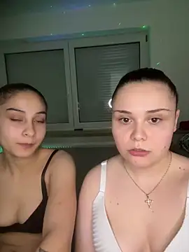 Snapshot of FemmeAffair chatting on March 4, 2026, 9:11 pm FemmeAffair online show from March 4, 2026, 9:11 pm