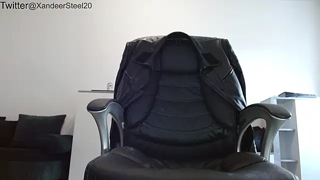 Snapshot of Xandeer_Steel chatting on October 27, 2025, 1:45 pm Xandeer Steel online show from October 27, 2025, 1:45 pm