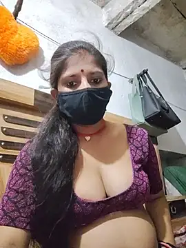 Snapshot of Daisygirl9 chatting on June 2, 2026, 5:02 pm Daisygirl9 online show from June 2, 2026, 5:02 pm