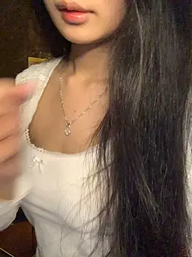 Nhinhi18 online show from March 27, 2026, 3:57 pm