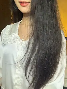 Nhinhi18 online show from December 2, 2025, 2:19 pm