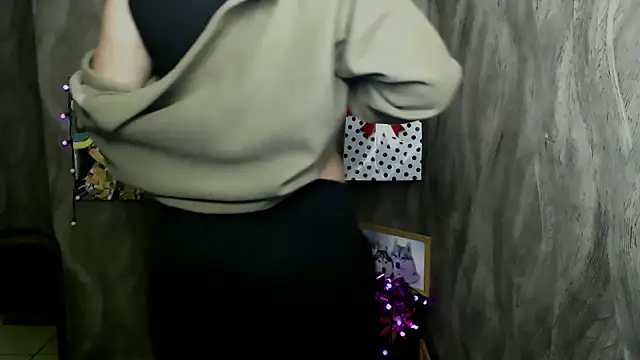 Linda S  online show from November 22, 2025, 1:54 pm