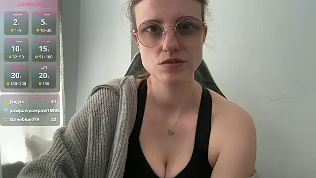 BustyKellyXXX online show from May 11, 2026, 8:59 am