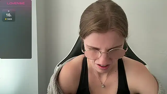 Snapshot of BustyKellyXXX chatting on September 29, 2025, 9:49 am BustyKellyXXX online show from September 29, 2025, 9:49 am