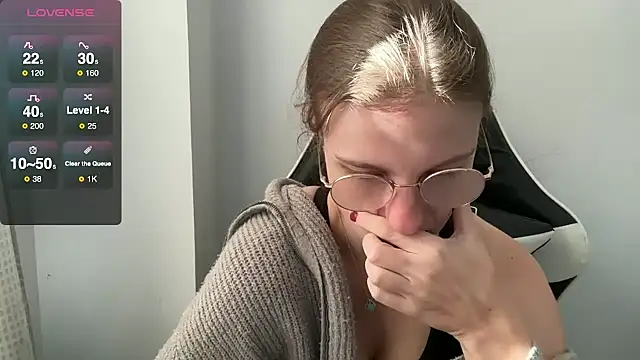 Snapshot of BustyKellyXXX chatting on November 24, 2025, 10:04 am BustyKellyXXX online show from November 24, 2025, 10:04 am