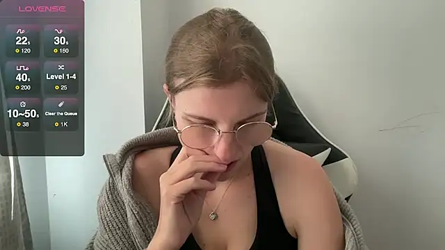 Snapshot of BustyKellyXXX chatting on October 6, 2025, 8:59 am BustyKellyXXX online show from October 6, 2025, 8:59 am