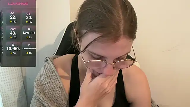 Snapshot of BustyKellyXXX chatting on November 14, 2025, 10:30 am BustyKellyXXX online show from November 14, 2025, 10:30 am