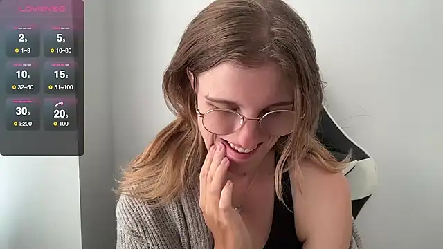 Snapshot of BustyKellyXXX chatting on September 9, 2025, 9:19 am BustyKellyXXX online show from September 9, 2025, 9:19 am