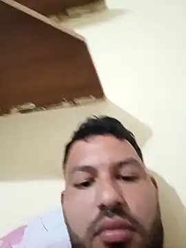 Snapshot of Frank0021 chatting on October 21, 2025, 2:22 am Frank0021 online show from October 21, 2025, 2:22 am