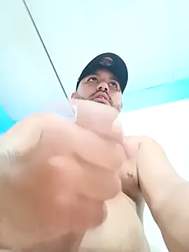 Snapshot of Frank0021 chatting on October 23, 2025, 10:52 pm Frank0021 online show from October 23, 2025, 10:52 pm