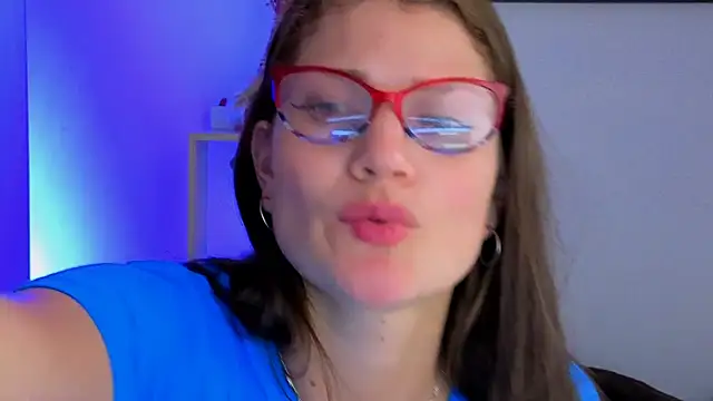 Snapshot of Camila-ventura chatting on December 3, 2025, 7:57 pm Camila-ventura online show from December 3, 2025, 7:57 pm