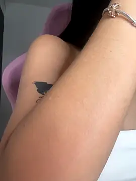 lucy grey25 online show from December 15, 2025, 7:52 pm