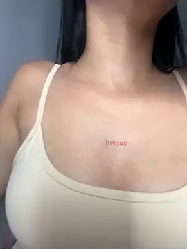 lucy grey25 online show from November 10, 2025, 2:44 pm