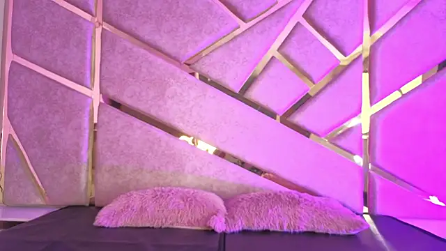 Zafiro claire online show from February 14, 2026, 7:58 pm