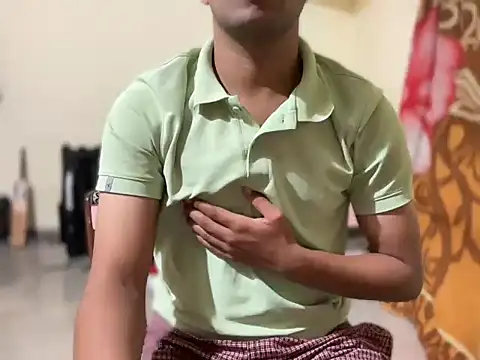 Snapshot of project085 chatting on October 27, 2025, 3:35 pm project085 online show from October 27, 2025, 3:35 pm