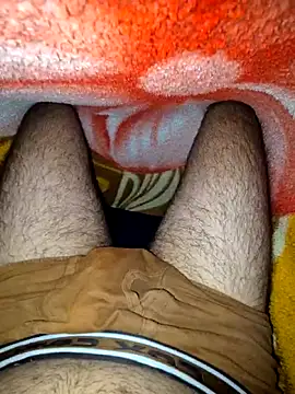 Snapshot of project085 chatting on October 19, 2025, 6:21 pm project085 online show from October 19, 2025, 6:21 pm