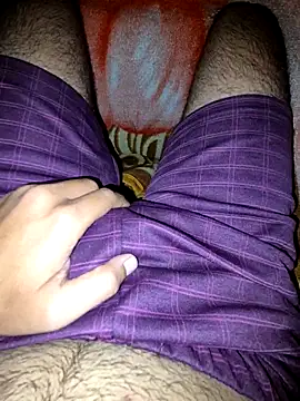 Snapshot of project085 chatting on October 3, 2025, 5:47 pm project085 online show from October 3, 2025, 5:47 pm