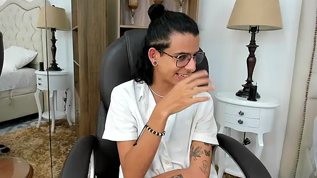 Ibratxandy online show from February 24, 2026, 9:15 pm