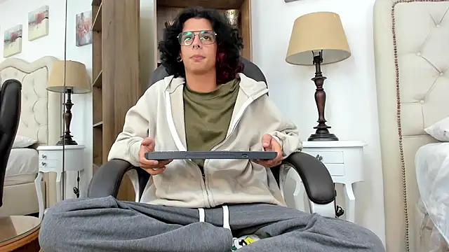 Ibratxandy online show from February 23, 2026, 7:36 pm