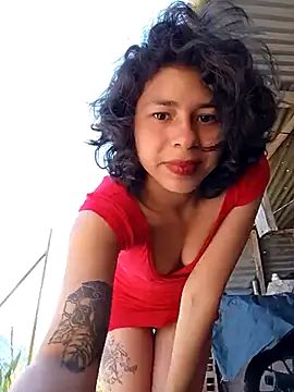 Snapshot of Tendercouple1 chatting on November 18, 2025, 2:42 pm Tendercouple1 online show from November 18, 2025, 2:42 pm