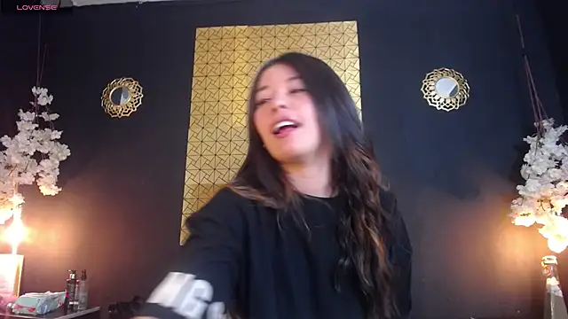 Snapshot of Lollyshine_ chatting on December 4, 2025, 10:42 pm Lollyshine online show from December 4, 2025, 10:42 pm