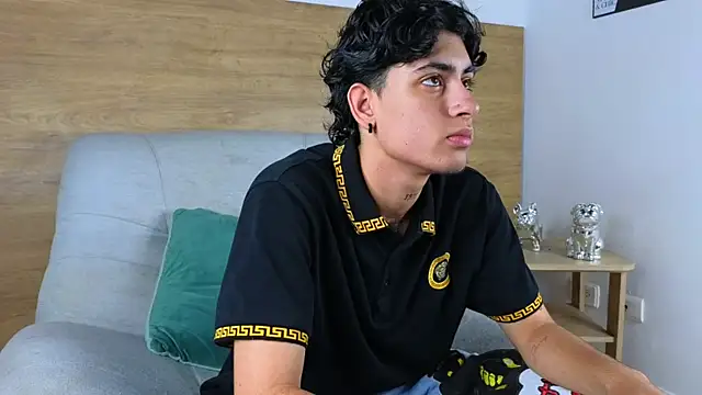 Stiven Benet  online show from October 29, 2025, 12:15 pm