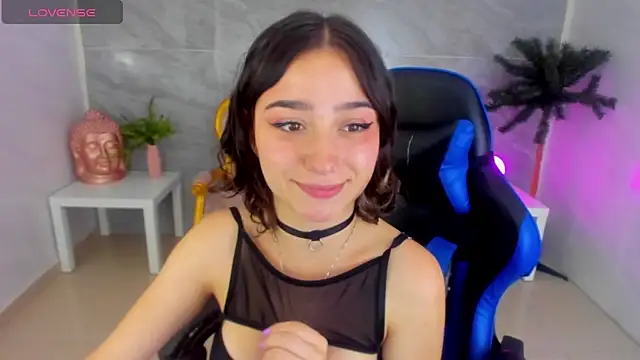 venuss09 s online show from October 30, 2025, 3:53 pm