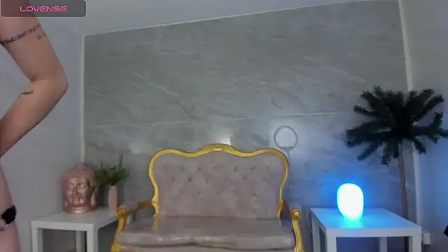 venuss09 s online show from November 9, 2025, 1:42 am