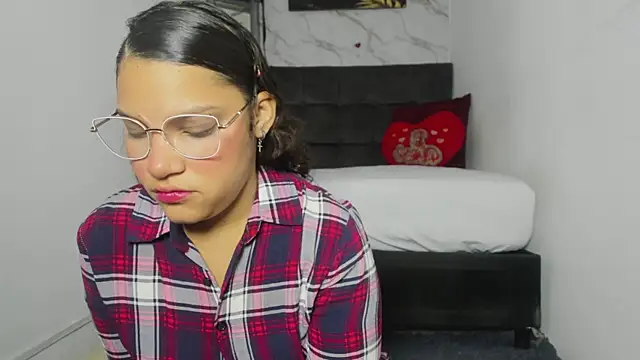 aly n sebas online show from October 4, 2025, 11:56 am