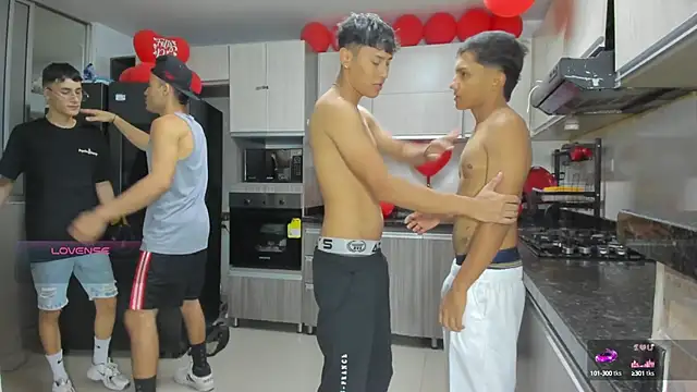 Snapshot of Crazymen_hot chatting on September 21, 2025, 11:21 pm Crazymen hot online show from September 21, 2025, 11:21 pm